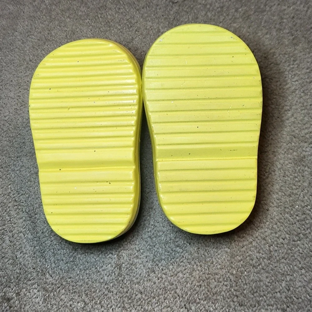 Tollytots grey slides